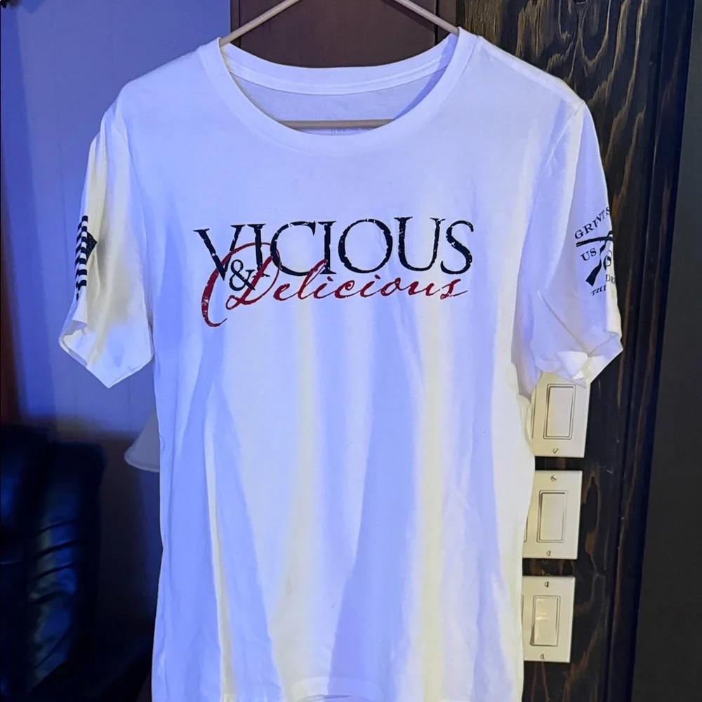 Grunt Style White T-Shirt with Blue and Red Graphic - Picture 1 of 5